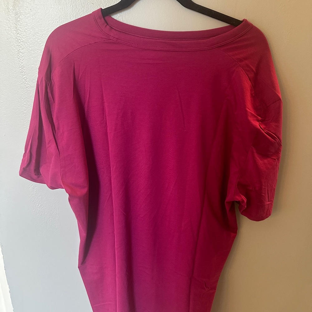 Lululemon NWOT workout shirt 2XL